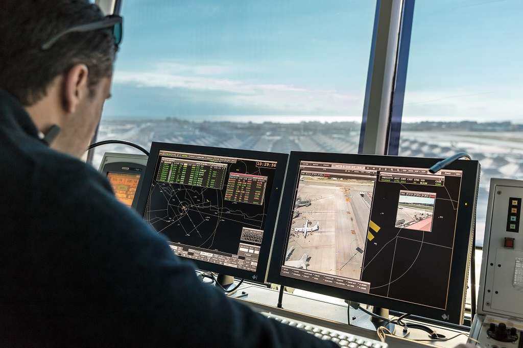 Control de tráfico aéreo en la Torre de Málaga